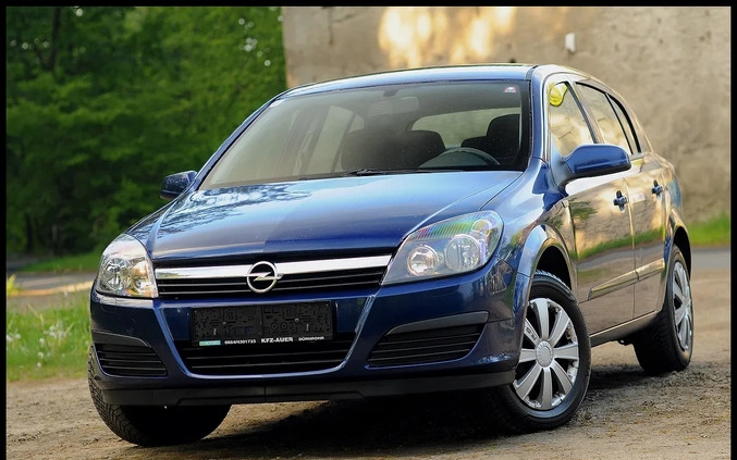 Opel Astra cena 10800 przebieg: 229047, rok produkcji 2007 z Świdnica małe 254